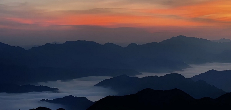 冯家顶：高山披金缕